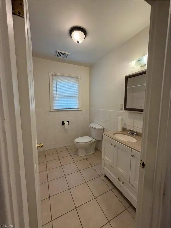3915 Shell RD, Hampton, VA 23669