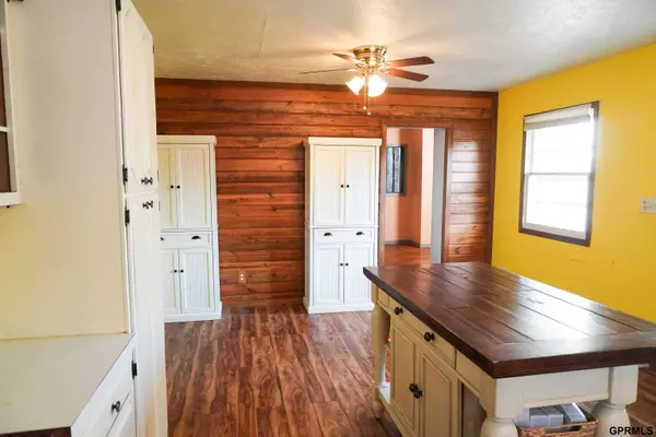 571 N 3rd Street, Tecumseh, NE 68450