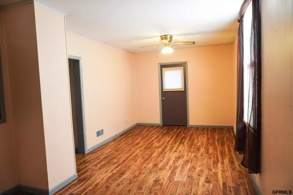 571 N 3rd Street, Tecumseh, NE 68450