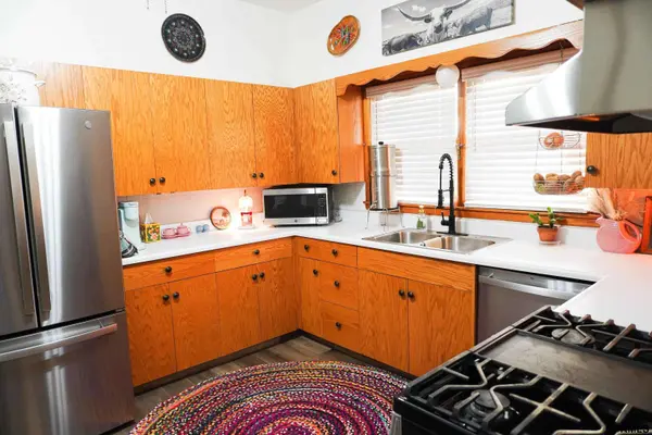 312 S 11 Street, Wymore, NE 68466-2006