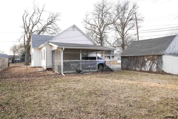 312 S 11 Street, Wymore, NE 68466-2006