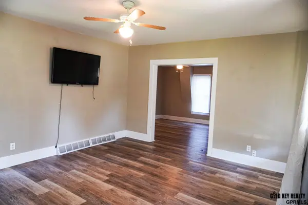 488 N 4th ST, Tecumseh, NE 68450