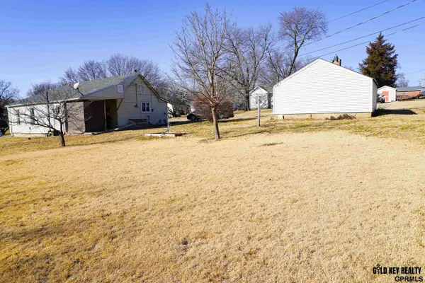 2403 N ST, Auburn, NE 68305