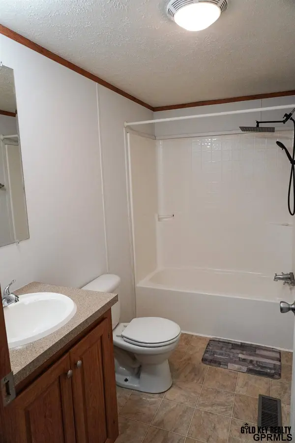 301 W Treehaven DR, Lincoln, NE 68521