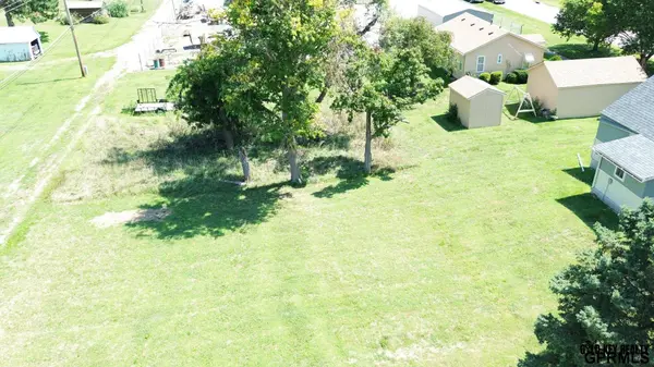 915 M ST, Auburn, NE 68305