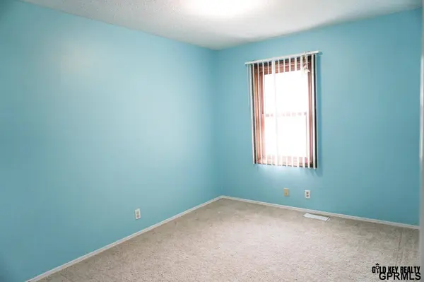 2608 Ella ST, Beatrice, NE 68310