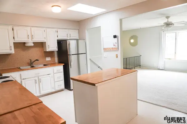 2608 Ella ST, Beatrice, NE 68310