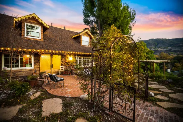 25736 Punto de Vista Dr, Calabasas, CA 91302-2154