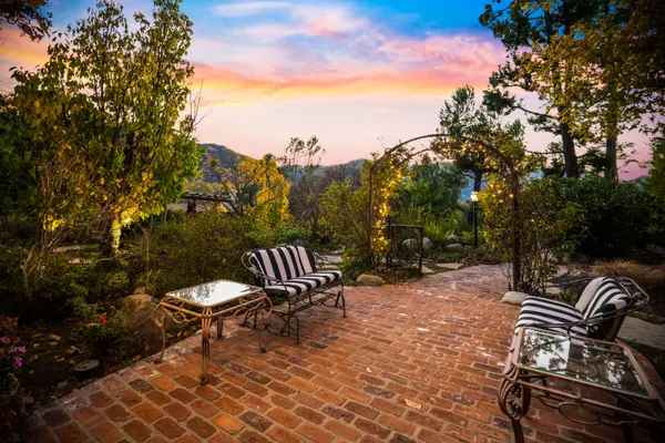 25736 Punto de Vista Dr, Calabasas, CA 91302-2154