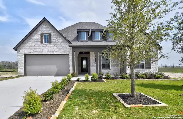 325 Lacey Oak, Castroville, TX 78009