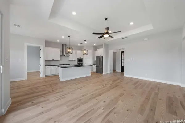 191 AZALEA ALY, Castroville, TX 78009