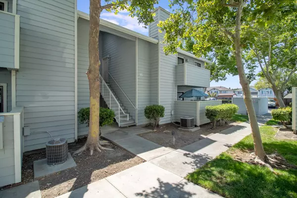 Martinez, CA 94553-5535,90 Elder Dr #C