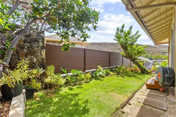 1358 Makaikoa ST, Honolulu, HI 96821