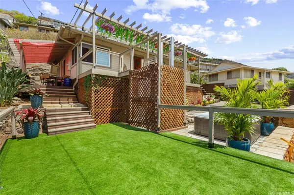 1358 Makaikoa ST, Honolulu, HI 96821