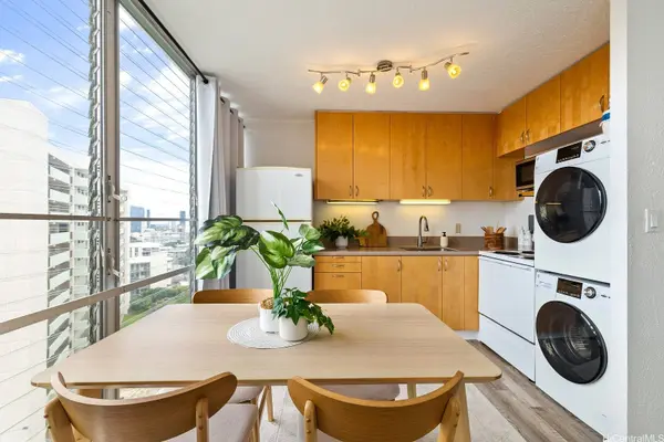 1702 Kewalo ST #801, Honolulu, HI 96822