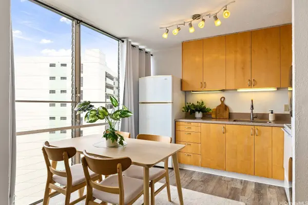 1702 Kewalo ST #801, Honolulu, HI 96822