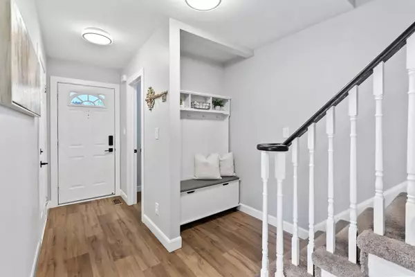 9 Barker Ct, Clarington, ON L1C 4M1