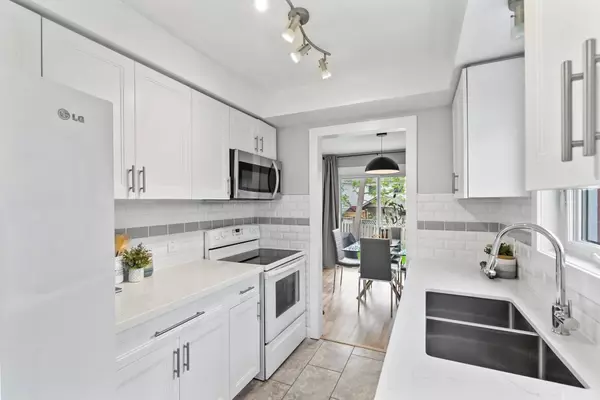 9 Barker Ct, Clarington, ON L1C 4M1