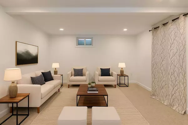 1270 Gainsborough DR #4, Oakville, ON L6H 2L2