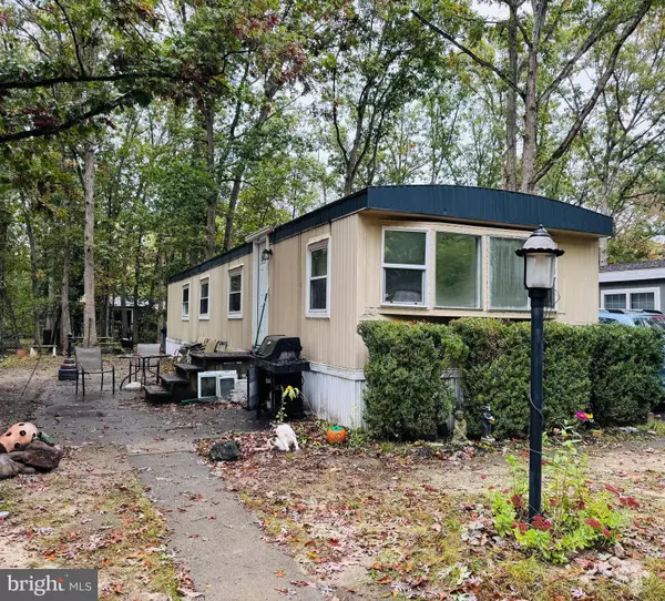 10 ASHWOOD DR, Pittsgrove, NJ 08318