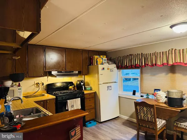 10 ASHWOOD DR, Pittsgrove, NJ 08318