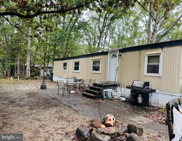 10 ASHWOOD DR, Pittsgrove, NJ 08318