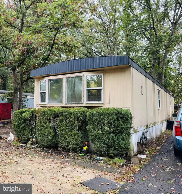 10 ASHWOOD DR, Pittsgrove, NJ 08318