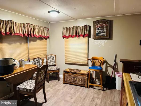 10 ASHWOOD DR, Pittsgrove, NJ 08318