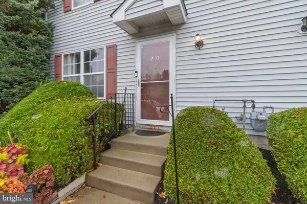 2701 TALL PNES, Pine Hill, NJ 08021