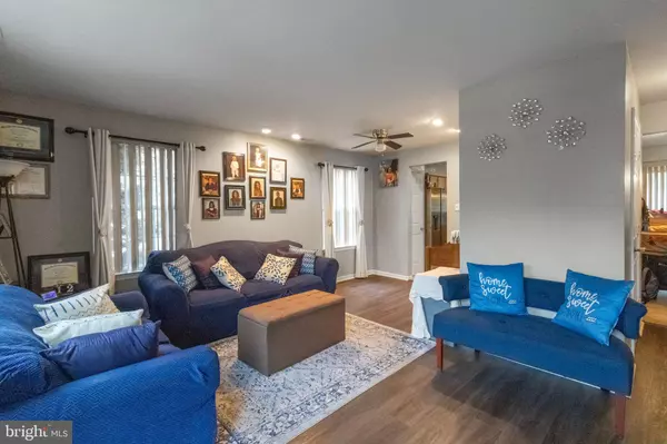 2701 TALL PNES, Pine Hill, NJ 08021