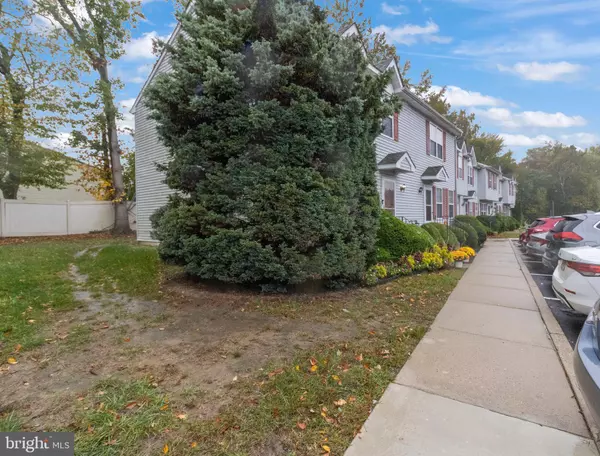 2701 TALL PNES, Pine Hill, NJ 08021