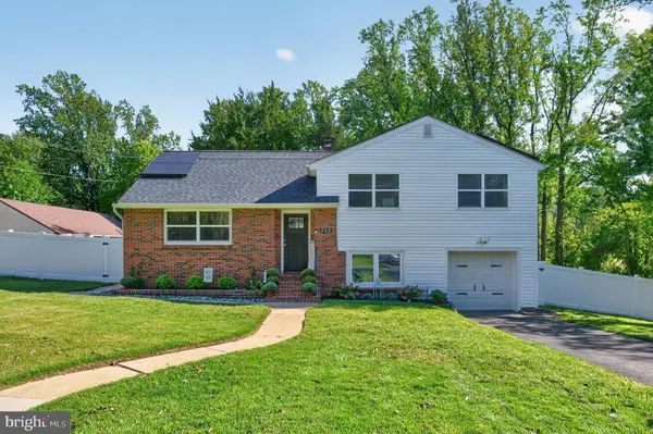212 SUMMIT AVE, Blackwood, NJ 08012