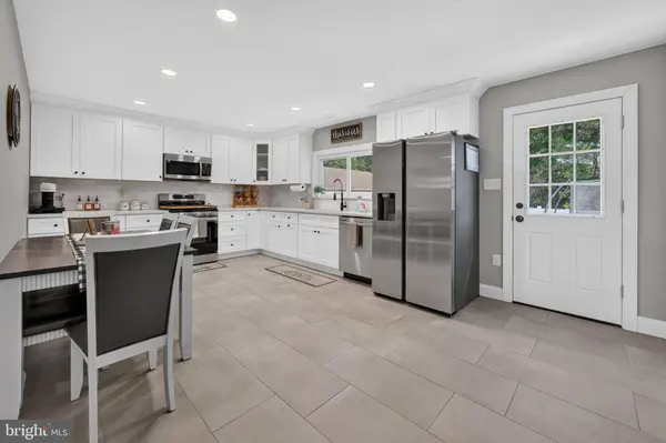 212 SUMMIT AVE, Blackwood, NJ 08012