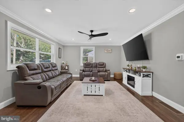 212 SUMMIT AVE, Blackwood, NJ 08012