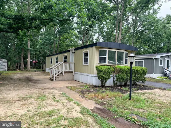 10 ASHWOOD DR