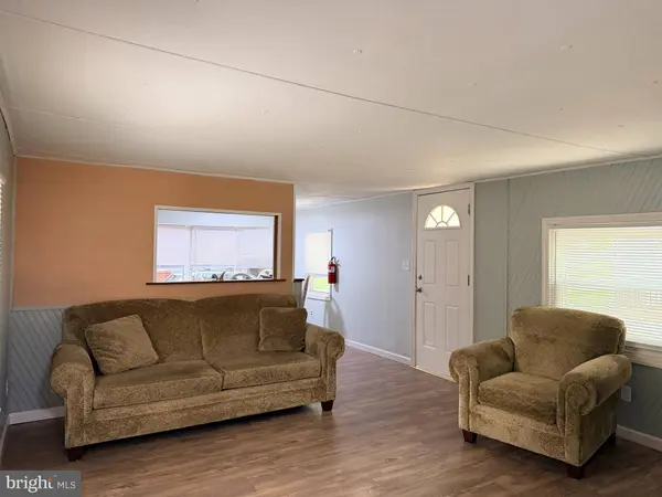 10 ASHWOOD DR, Pittsgrove, NJ 08318