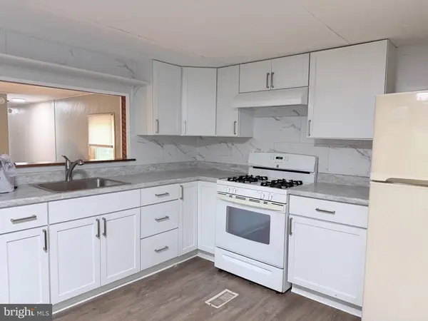 10 ASHWOOD DR, Pittsgrove, NJ 08318