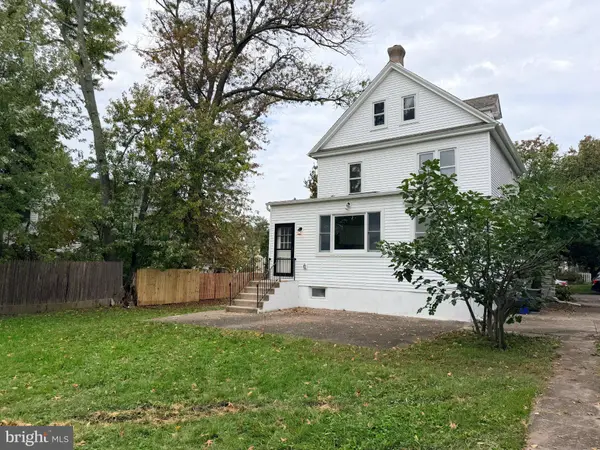 16 W GREENWOOD AVE, Oaklyn, NJ 08107