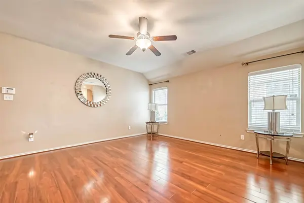 6725 Strawberry Brook LN, Dickinson, TX 77539