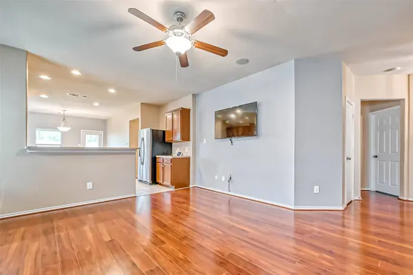 6725 Strawberry Brook LN, Dickinson, TX 77539