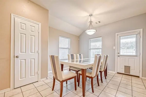 6725 Strawberry Brook LN, Dickinson, TX 77539