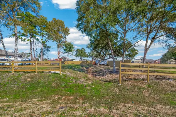 TBD Avenue G, Dickinson, TX 77532