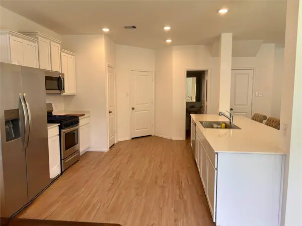 2031 Iris Hills LN, Crosby, TX 77532