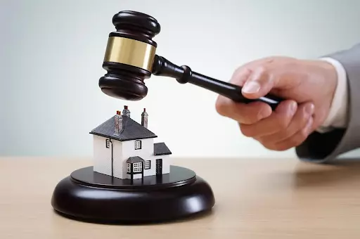 Deciding Between Short Sales and Foreclosures