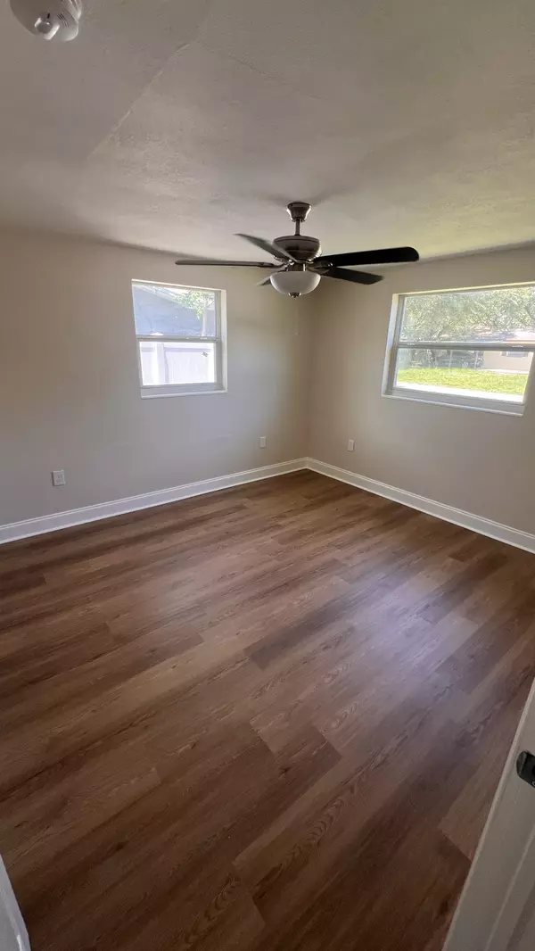Largo, FL 33771-2558,2824 Meadow View Ave #A & B