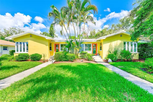 240-242 MATEO WAY NE, St Petersburg, FL 33704