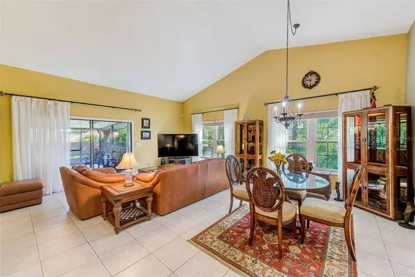 2728 BENTLEY DR, Palm Harbor, FL 34684