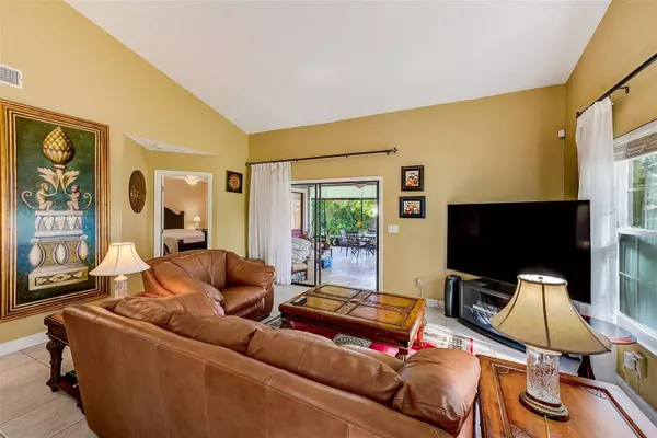 2728 BENTLEY DR, Palm Harbor, FL 34684