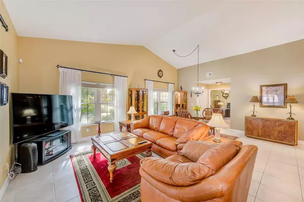 2728 BENTLEY DR, Palm Harbor, FL 34684