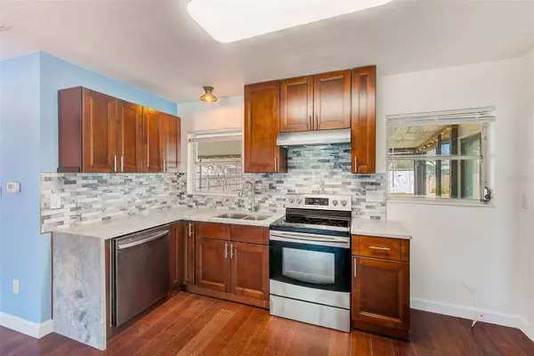 21 BELLE MEADE CIR, Largo, FL 33770